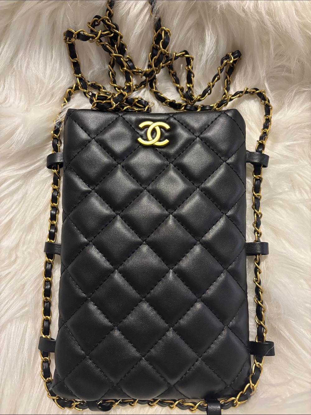 Chic Black Quilted Crossbody with Gold Chain Strap - Picture 8 of 8